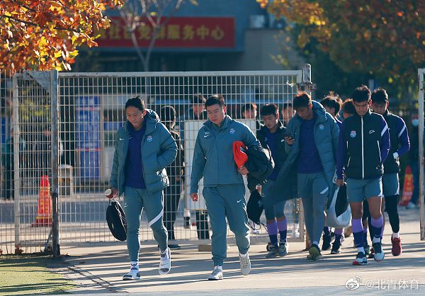 除了海报外，此次《深夜食堂》的搭建特辑也一并曝光